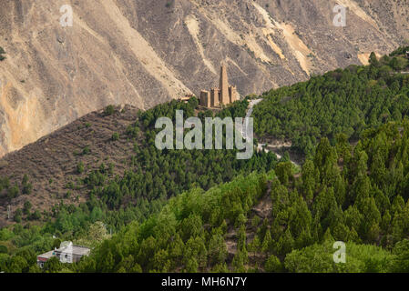 Alte Qiang Stein Wachturm in der Tibetischen Dorf Jiaju, Sichuan, China Stockfoto