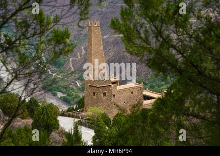 Alte Qiang Stein Wachturm in der Tibetischen Dorf Jiaju, Sichuan, China Stockfoto