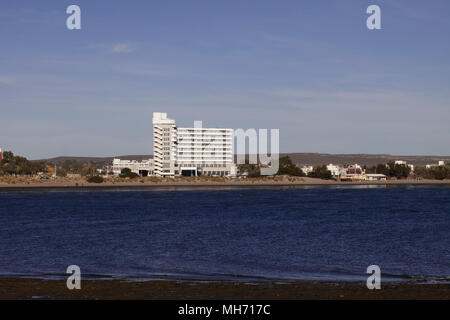 Rayentray Hotel an der Küste von Puerto Madryn, Provinz Chubut, Argentinien, Patagonien, Stockfoto