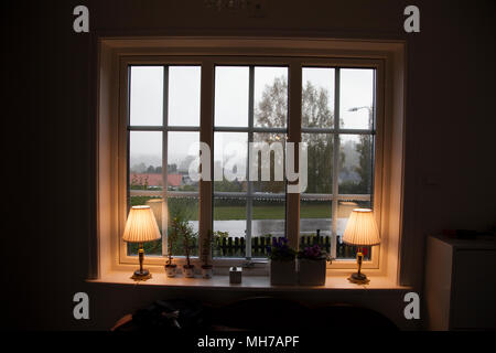 Blick durch Windows einen regnerischen Tag 2017 Stockfoto