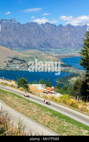 Queenstown, Südinsel Neuseeland Queenstown Skyline Luge track Queenstown thrill ride Queenstown Neuseeland Südinsel Stockfoto