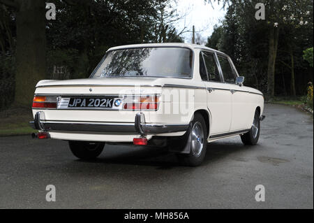 1972 BMW 2000 "Neue Klasse klassischen deutschen Limousine Stockfoto