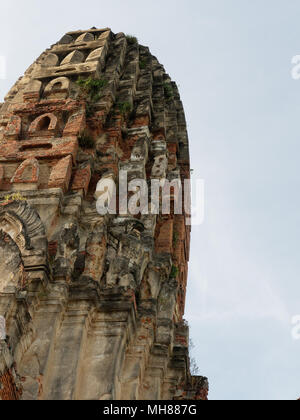 Landschaft der wichtigsten Pagode in Abstimmung Hall des Wat Phra Ram Tempel, archäologischen oder historischen Ort, oder antike Überreste, berühmte touristische Reiseziel in der Provinz Phra Nakhon Si Ayutthaya, Thailand Stockfoto