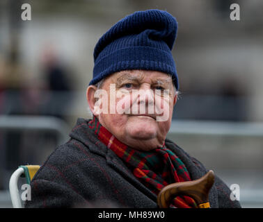 Die Passion Jesu Leistung aus der Wintershall Spieler, der an dem Tag, an dem Jesus geglaubt wird verhaftet und gekreuzigt. Eine Besetzung von mehr als 100 Akteure und Helfer in prächtigen Kostümen, sowie Pferde, Esel und Tauben, kommen zusammen, um eine authentische Szene in Trafalgar Square Square zu erstellen. Mit: Bruce Kent Wo: London, England, Großbritannien Wann: 30 Mar 2018 Credit: Wheatley/WANN Stockfoto