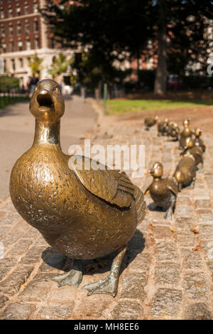 Machen Weg für Entenküken-Skulptur in Boston Public Park Stockfoto