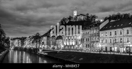 Abend Panorama der Riverfront von Ljubljana, Slowenien. Stockfoto