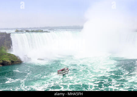 Niagara Falls zwischen den Vereinigten Staaten von Amerika und Kanada. Nordamerika. Stockfoto