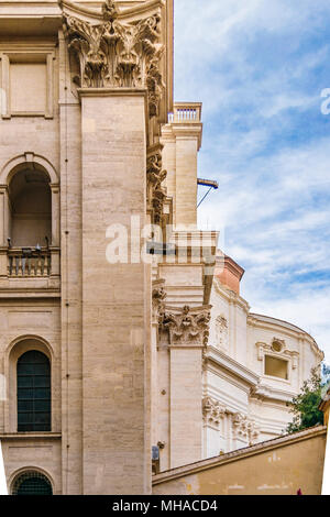 Rom, Italien, Januar - 2018 - Außenansicht eines eines der Gebäude an der Vatikanischen Museen Stockfoto