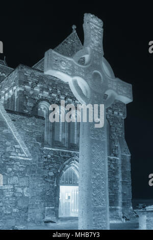 St John's Cross war einst eine der breitesten Kreuze auf den Britischen Inseln bekannt. Heute das Original befindet sich in der Museum der Abtei und ein Nachbau steht außerhalb Stockfoto