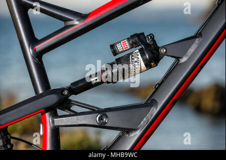 Ein Mountainbike Federung hinten Schock. Stockfoto