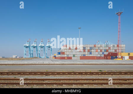 Container Terminal im Hafen von Zeebrugge, Sonntag, 9. April 2017, Zeebrugge, Belgien Stockfoto