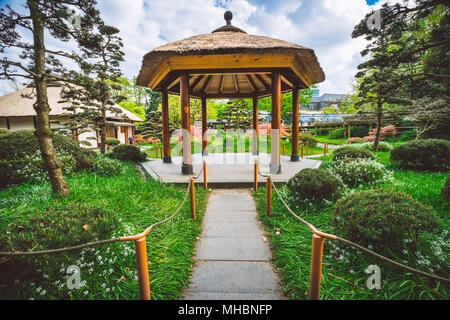 Schöner Blick auf den Japanischen Garten in Planten un Blomen, ist ein städtischer Park in Hamburg. Stockfoto