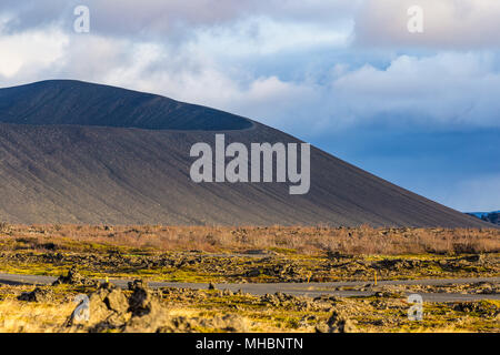 Vulkankrater Hverfjall nahe See Mývatn in Island Stockfoto