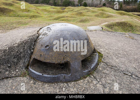 Machine Gun casemate, Kugeln in einem Stahlmantel, zerstört, Fort de Vaux, Gedenkstätte und Museum, das Schlachtfeld von Verdun Stockfoto