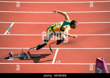 Oscar Pistorius von Südafrika zu Beginn seiner vorläufigen Wärme bei den Männern 400 m. Stockfoto
