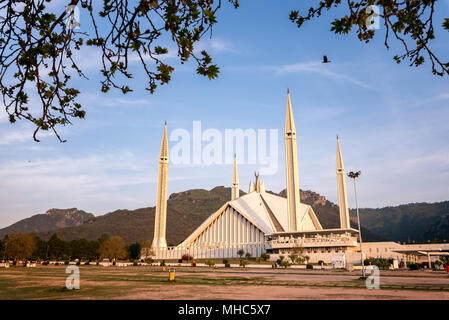Fassade Blick von Shah Faisal Moschee das Wahrzeichen und die größte Moschee von Südasien in Islamabad in Pakistan entfernt Stockfoto