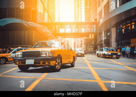 Gelbe Taxis in der Innenstadt bei rush hour Stockfoto