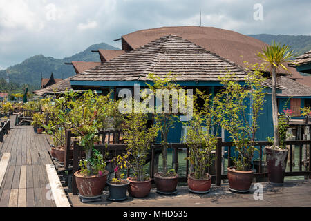 Häuser auf Stelzen im Fischerdorf Bang Bao, Koh Chang, Thailand Stockfoto