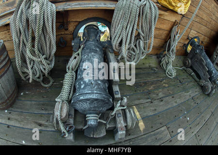 Kanone auf Segelschiff detail Stockfoto