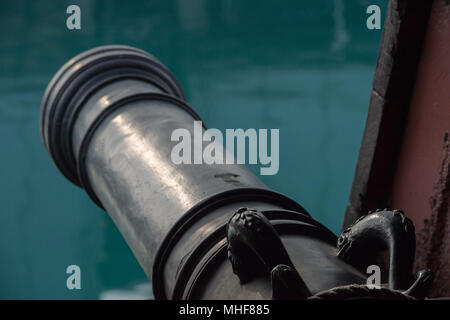 Kanone auf Segelschiff detail Stockfoto