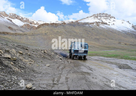 Landschaft Himalaya Blick auf ladakh Berge Schnee und LKW Pässe in Jammu und Kaschmir Leh Ladakh Indien, Asien Stockfoto