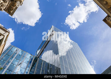 Neue Hof, St. Swithin's Lane, EC4, die ikonische moderne Hauptquartier der Banker N M Rothschild & Söhne, Finanzviertel der Stadt London Stockfoto