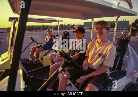 Dammam, Saudi-Arabien - die Golf üben auf der weitläufigen Saudi Aramco Compound in der östlichen Provinz Saudi-Arabiens. Stockfoto