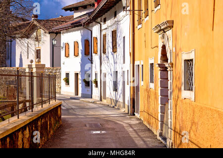 Cividale del Friuli Straße Natisone Flussblick, Region Friaul-Julisch Venetien in Italien Stockfoto