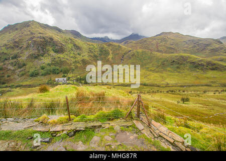 Blick Richtung Snowdon von der nant Gwynant Pass. Stockfoto