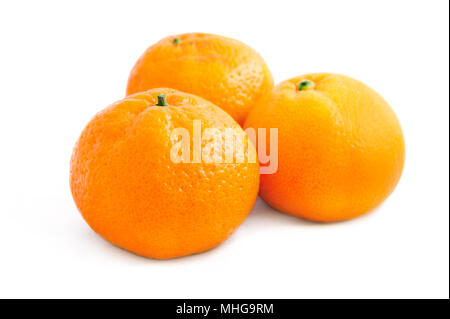 Orange Mandarinen isoliert auf einem weißen Hintergrund. Stockfoto