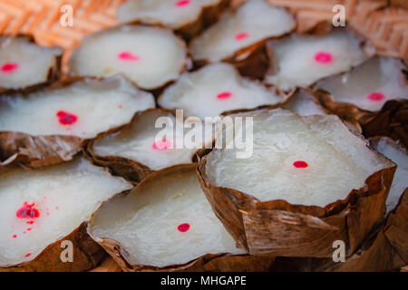 Chinesische Süßigkeit gedämpft Dessert Banana leaf Warenkorb zum Feiern. Stockfoto