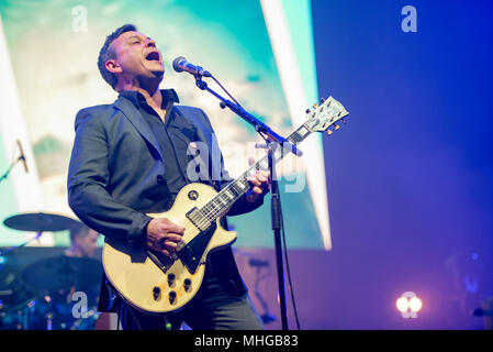 Manchester, Großbritannien. 28. April 2018. Die Manic Street Prediger Dachverkleidung der Manchester Arena auf Ihrer "Widerstand ist zwecklos"-Tour in der Manchester sind Stockfoto