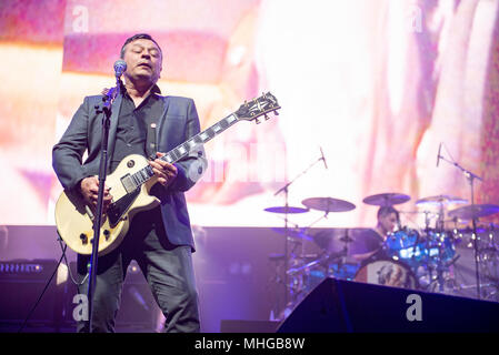 Manchester, Großbritannien. 28. April 2018. Die Manic Street Prediger Dachverkleidung der Manchester Arena auf Ihrer "Widerstand ist zwecklos"-Tour in der Manchester sind Stockfoto