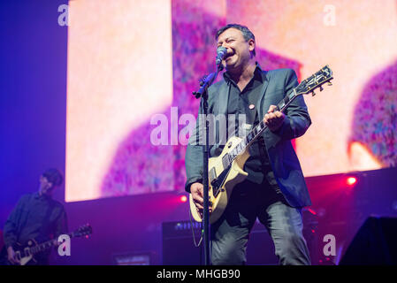 Manchester, Großbritannien. 28. April 2018. Die Manic Street Prediger Dachverkleidung der Manchester Arena auf Ihrer "Widerstand ist zwecklos"-Tour in der Manchester sind Stockfoto