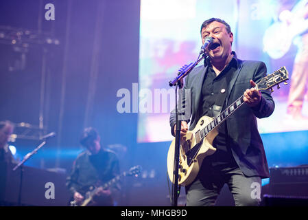 Manchester, Großbritannien. 28. April 2018. Die Manic Street Prediger Dachverkleidung der Manchester Arena auf Ihrer "Widerstand ist zwecklos"-Tour in der Manchester sind Stockfoto