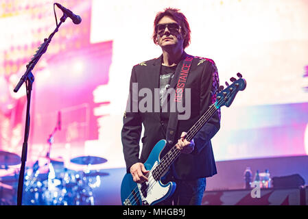 Manchester, Großbritannien. 28. April 2018. Die Manic Street Prediger Dachverkleidung der Manchester Arena auf Ihrer "Widerstand ist zwecklos"-Tour in der Manchester sind Stockfoto