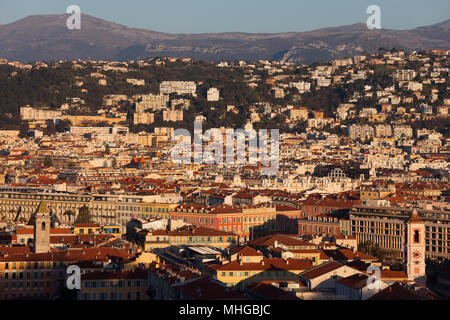 Schöne Stadt sunrise Stadtbild in Frankreich, Französisch Rviera, Alpes-Maritimes Stockfoto