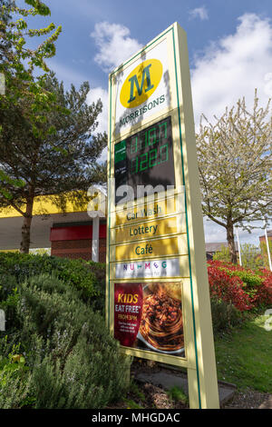 Morrisons Supermarkt in Stockton, Heide, in der Nähe von Warrington, Cheshire, England, Großbritannien am 30. April 2018 Stockfoto