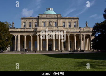 Pittville Pump Room, Cheltenham. Historische spa Wasserpumpe Zimmer zwischen 1825 und 1830 gebaut, jetzt für öffentliche und politische Veranstaltungen genutzt. Stockfoto