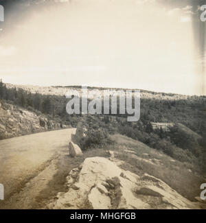 Antike Sommer 1939 Foto, auf der Straße nach Cadillac Mountain, Maine. Quelle: ORIGINAL FOTOABZUG Stockfoto