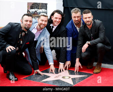 Los Angeles, USA. 30 Apr, 2018. Mitglieder der amerikanischen Gesangsgruppe *NSYNC nehmen an den Hollywood Walk of Fame Star Zeremonie in Los Angeles, USA, 30. April 2018. Credit: Li Ying/Xinhua/Alamy leben Nachrichten Stockfoto