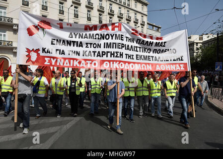 Athen, Griechenland. 1. Mai 2018. Bauarbeiter März bei einem Tag der Rallye in Athen, Griechenland. Credit: Nicolas Koutsokostas/Alamy Leben Nachrichten. Stockfoto