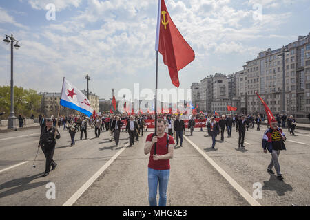Moskau, Moskau, Russland. Mai, 2018. Vor der Demonstration März während der Feiern zum 1. Mai in Moskau, Russland. Credit: Celestino Arce/ZUMA Draht/Alamy leben Nachrichten Stockfoto