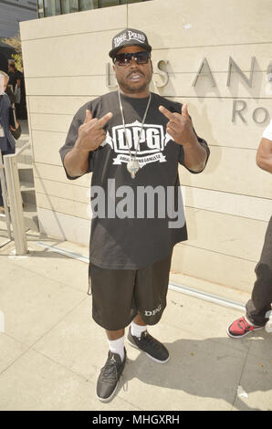 *** Foto *** Kanye West unter schweren Scurity nach Daz Dillinger Tweet für Crips LOS ANGELES, Ca - 08. Juli: Rapper Daz Dillinger besucht die Einheit Protest Mach an der Polizei von Los Angeles in der Innenstadt von Los Angeles am 8. Juli in Los Angeles, Kalifornien 2016. Credits: Koi Sojer/Snap'N U Fotos/MediaPunch Stockfoto