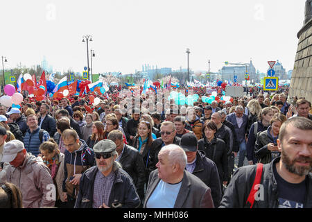 Moskau, Russland. Mai, 2018. 2018 1. Mai, Moskau - Russland. Umzug zum Tag der Arbeit Feiern auf dem Roten Platz: Marco Ciccolella/Alamy leben Nachrichten Stockfoto