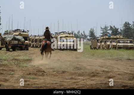 (180501) - GOLANHÖHEN, Mai 1, 2018 (Xinhua) - gepanzerte Fahrzeuge in einem militärischen Drill in der Israelischen gesehen werden - im Anhang Golanhöhen, Mai 1, 2018. Die Israelischen Verteidigungskräfte (IDF) sagte, dass die Übung war im Voraus als Teil der jährlichen Ausbildung Bohrer geplant und soll die Fähigkeit und die Bereitschaft der Kräfte zu erhalten. (Xinhua / ayal Margolin - jini) Stockfoto