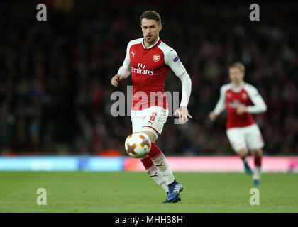 Emirates Stadium, London, UK. 26 Apr, 2018. UEFA Europa League Fußball, Halbfinale, 1 Bein, Arsenal gegen Atletico Madrid; Aaron Ramsey von Arsenal am Ball Quelle: Aktion plus Sport/Alamy leben Nachrichten Stockfoto