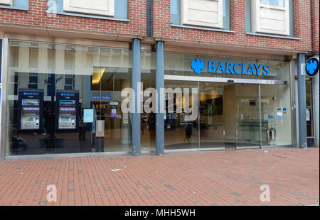 Reading, Großbritannien - 26 April 2018: Der vordere von Barclays Bank auf der Broad Street Stockfoto