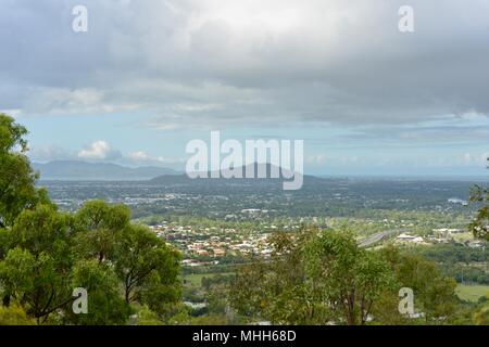 Blick von Townsville aus der Mount Stuart Wanderwege, Townsville, Queensland, Australien Stockfoto