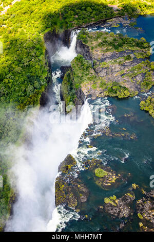 Erstaunlich, mit Blick auf den Victoria Falls, Sambia und Simbabwe. UNESCO-Welterbe Stockfoto